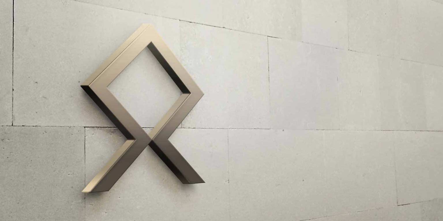 logo design a roma con lettere iniziali per beauty center roma centro
