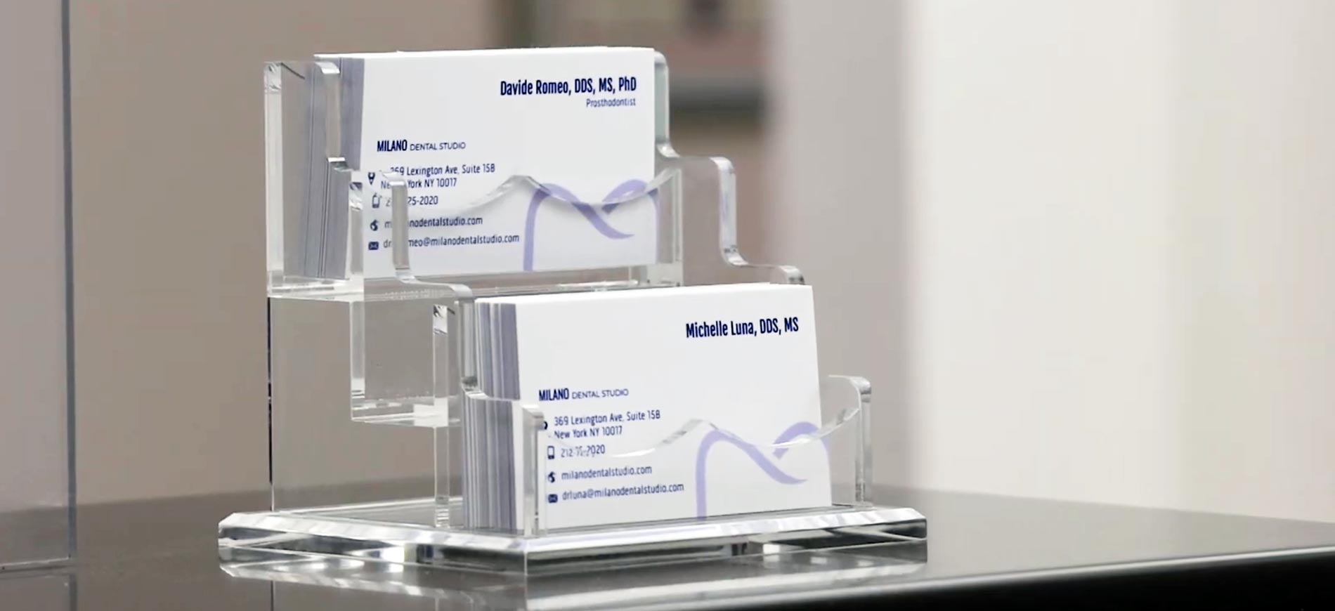 logo usage on business cards in the dental practice